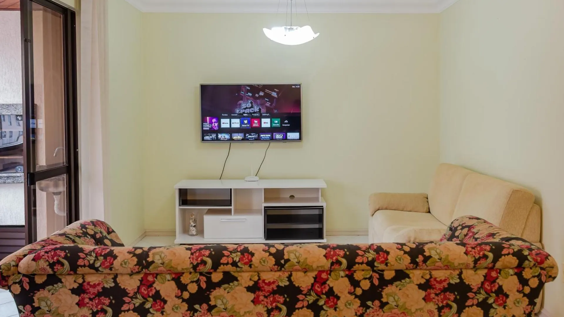 Elegancia Classica A 1 Quadra Da Praia Em Bc N704 Balneário Camboriú 0*,  Brasil