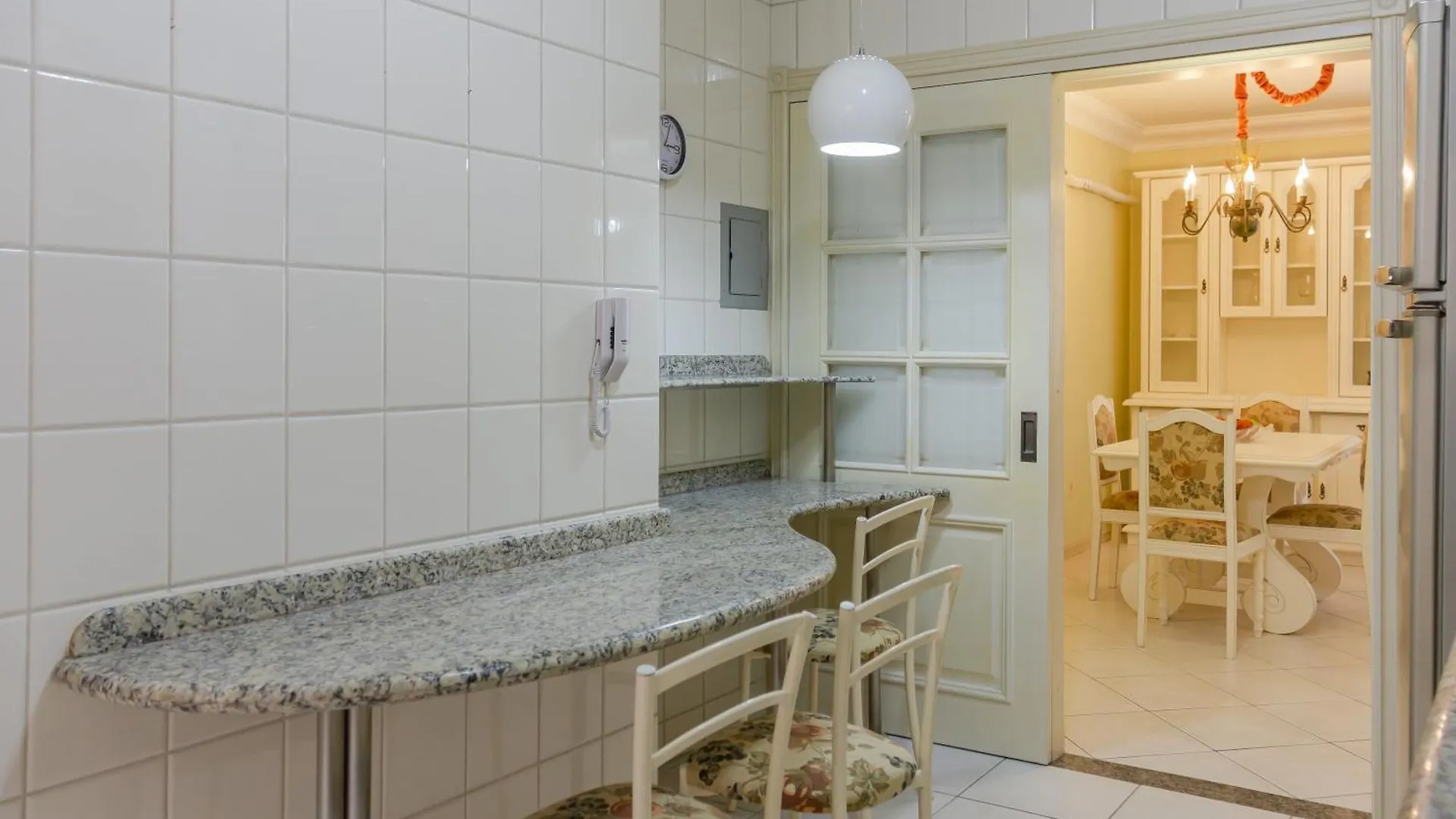 Elegancia Classica A 1 Quadra Da Praia Em Bc N704 Balneário Camboriú