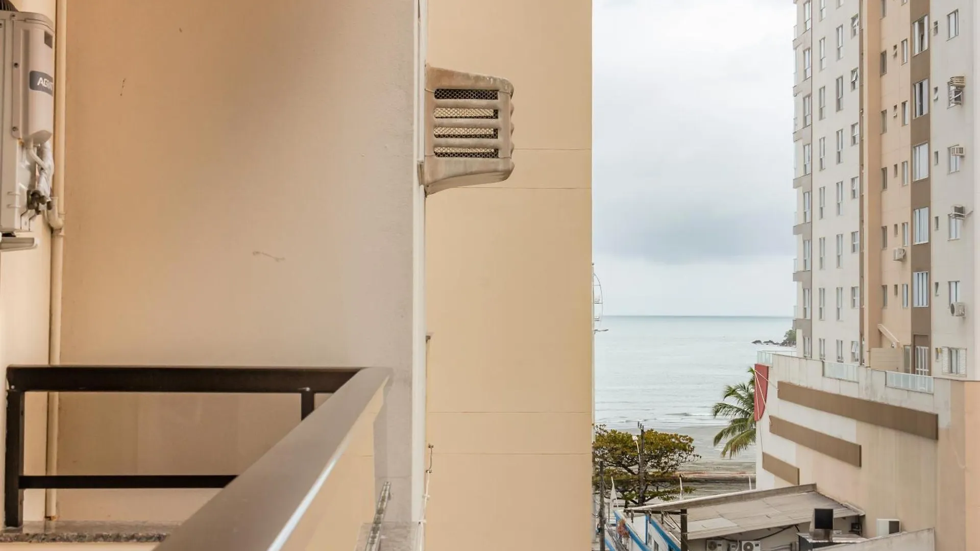 Elegancia Classica A 1 Quadra Da Praia Em Bc N704 Balneário Camboriú