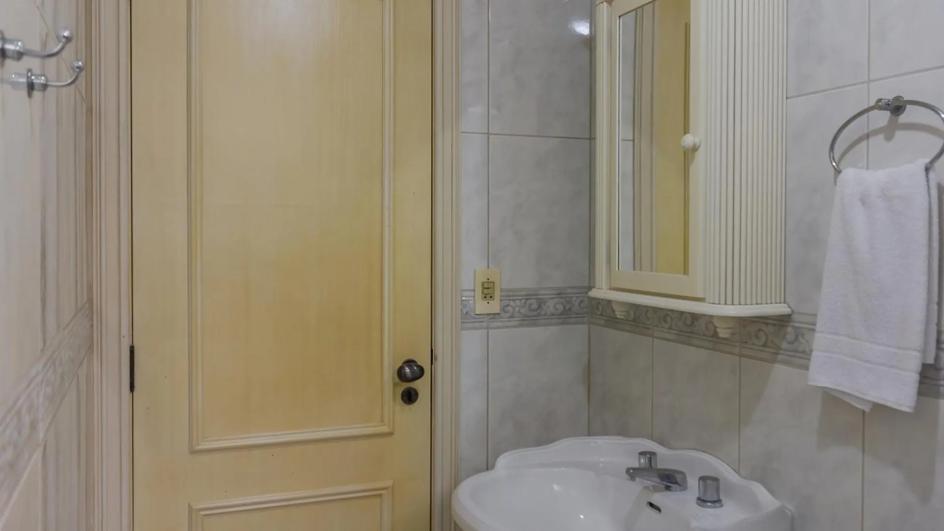 Apartamento Elegancia Classica A 1 Quadra Da Praia Em Bc N704 Balneário Camboriú